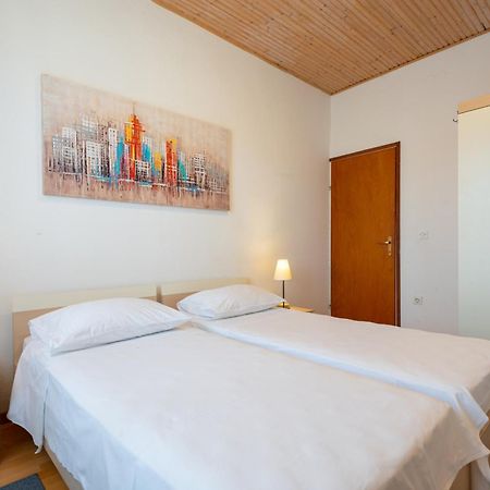 Apartments By The Sea Jelsa, Hvar - 11319 イェルサ 部屋 写真