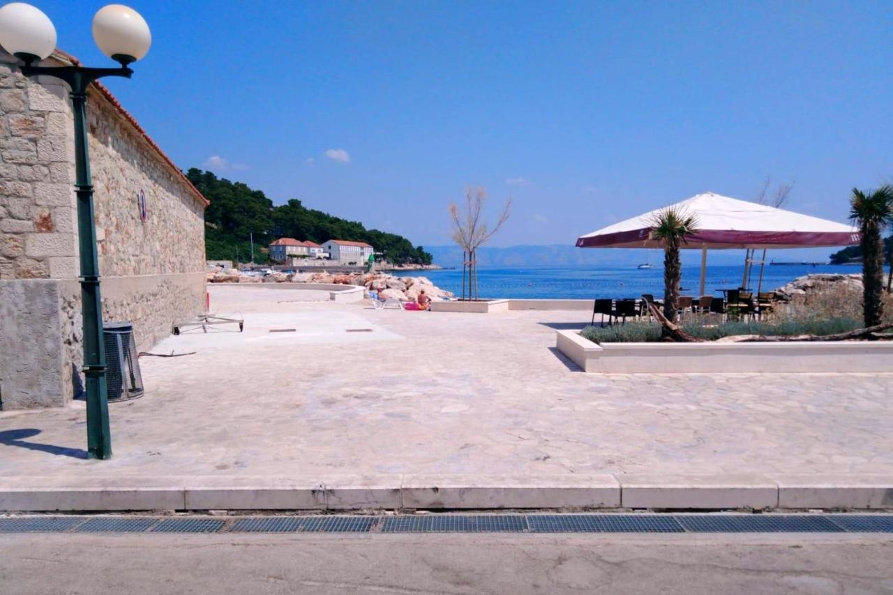 Apartments By The Sea Jelsa, Hvar - 11319 イェルサ エクステリア 写真