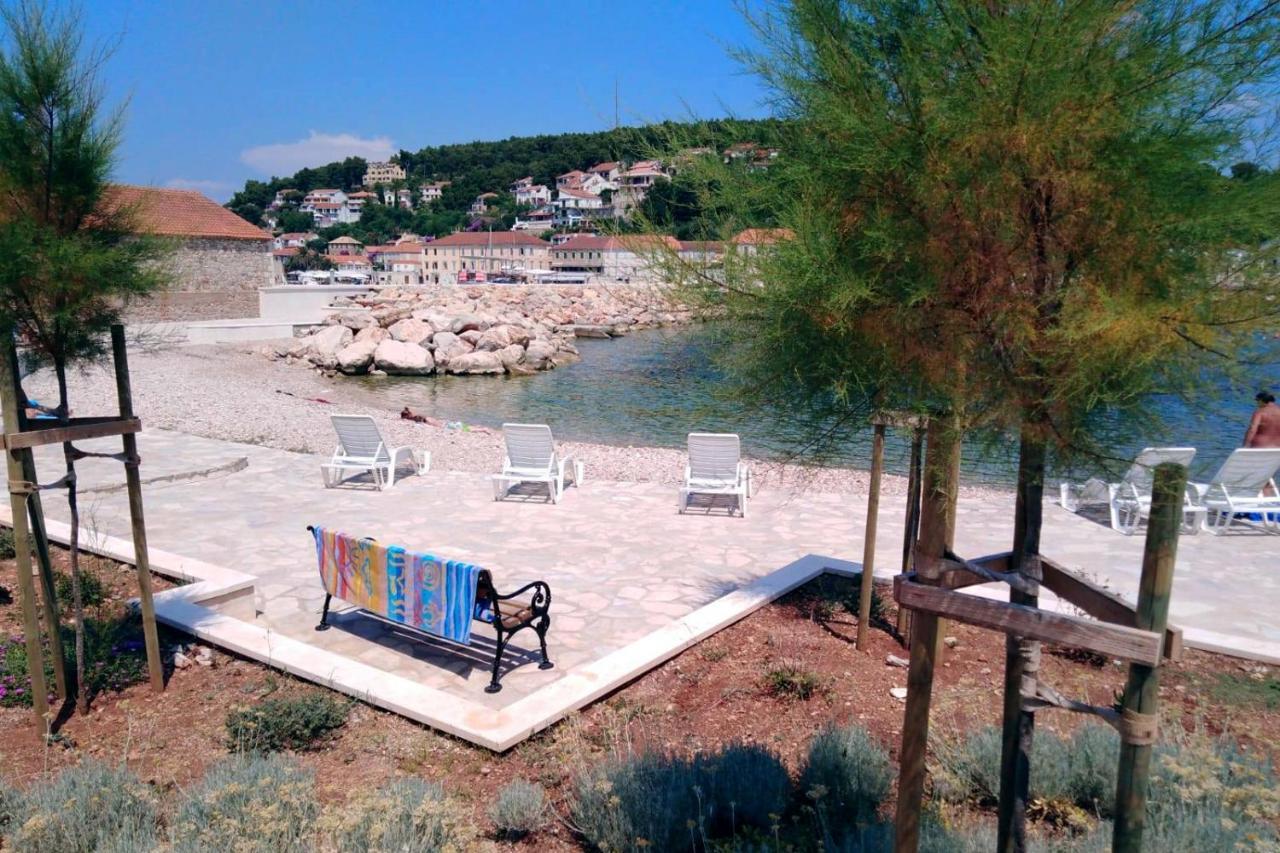 Apartments By The Sea Jelsa, Hvar - 11319 イェルサ エクステリア 写真