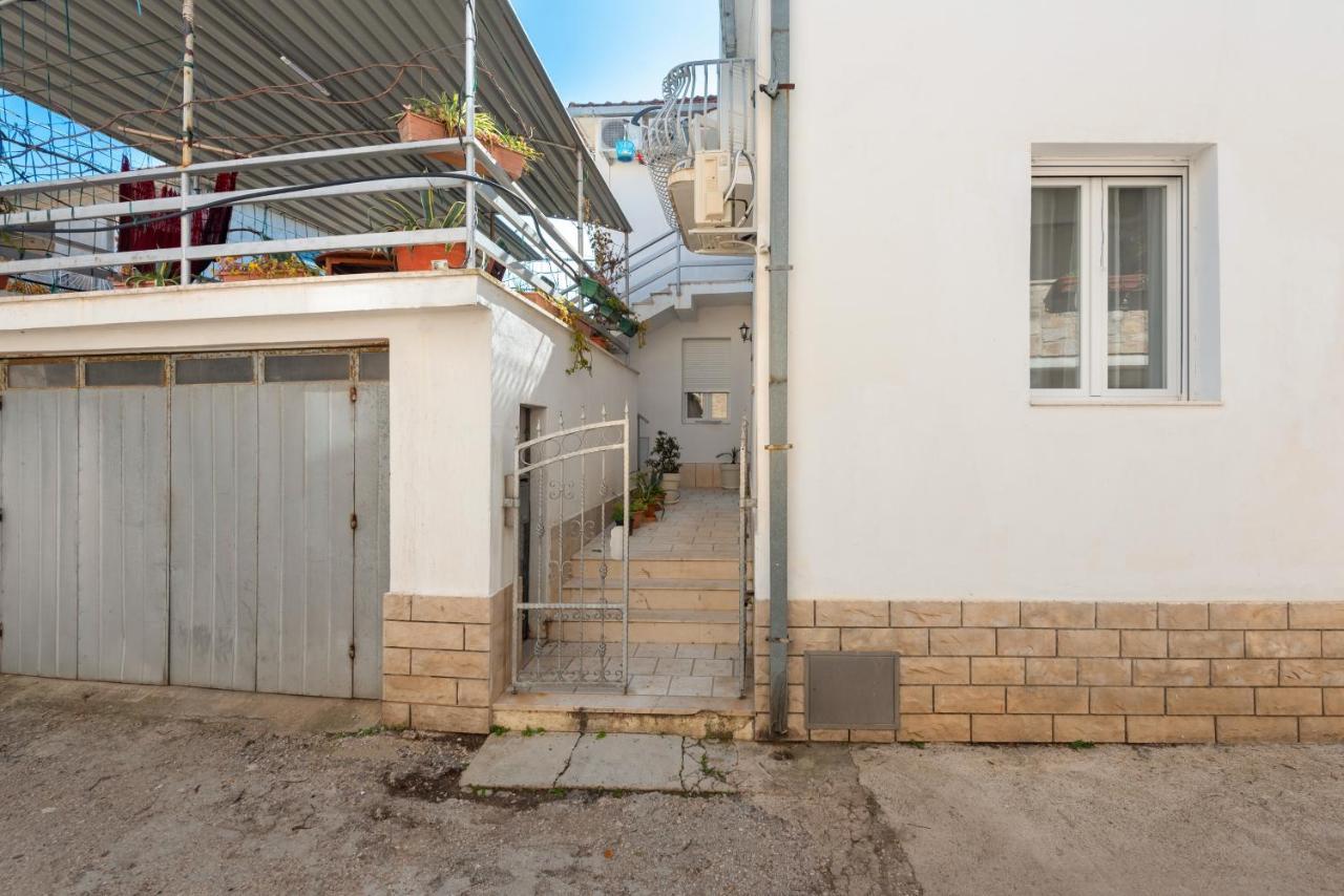 Apartments By The Sea Jelsa, Hvar - 11319 イェルサ エクステリア 写真
