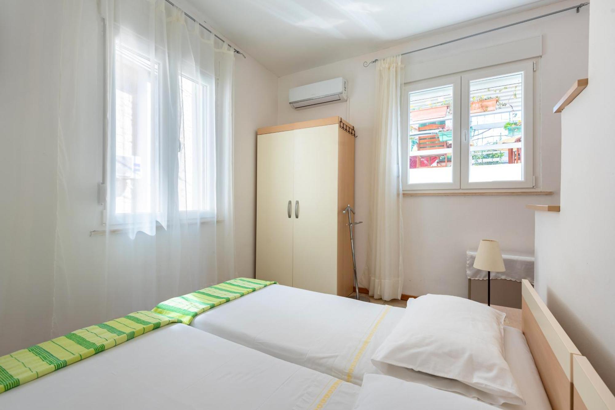 Apartments By The Sea Jelsa, Hvar - 11319 イェルサ 部屋 写真